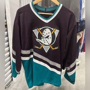 Vintage The Mighty Ducks Anaheim ducks jersey from the 90s